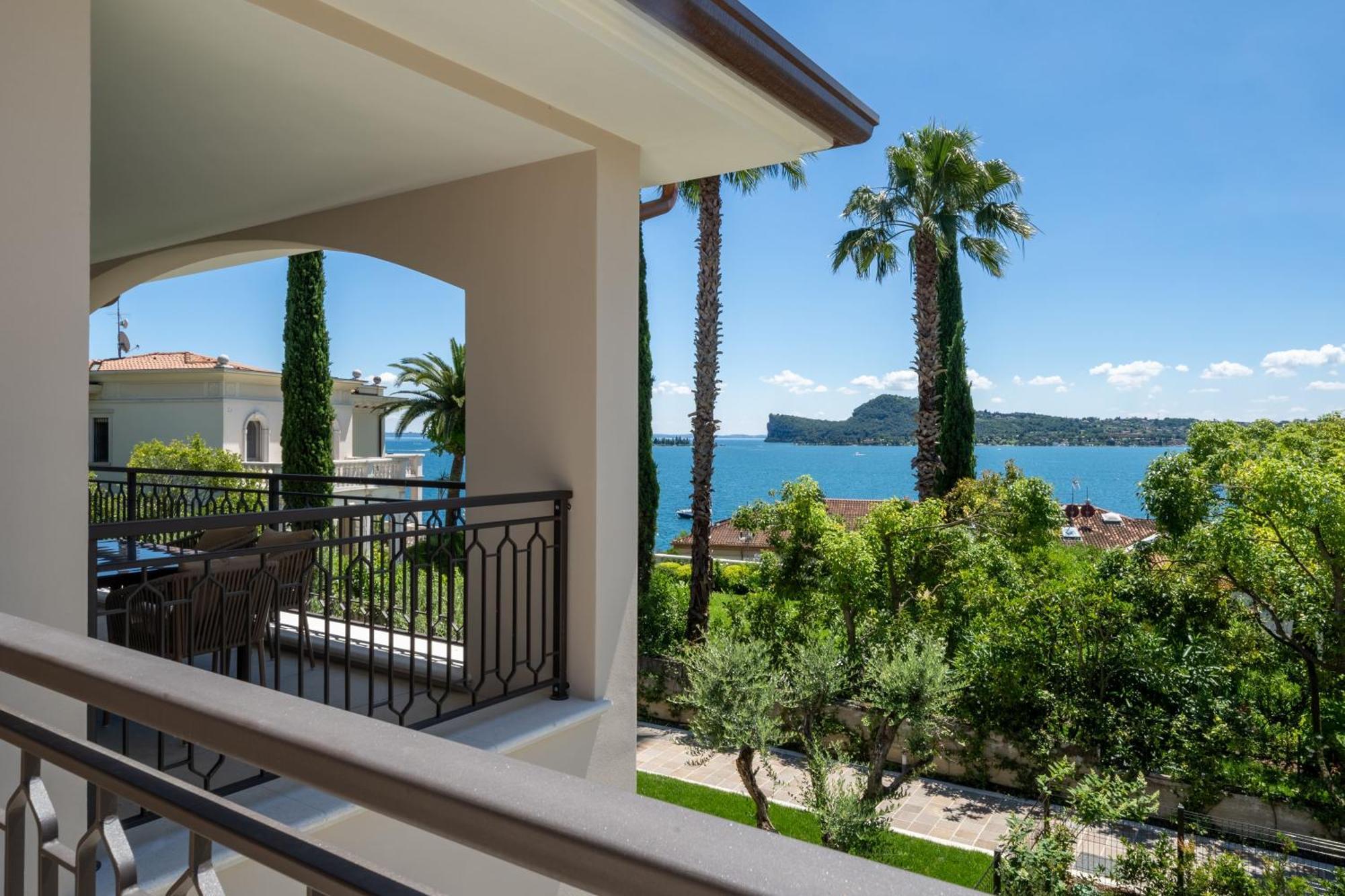 Villa Silvia Apartments San Felice del Benaco Exterior photo