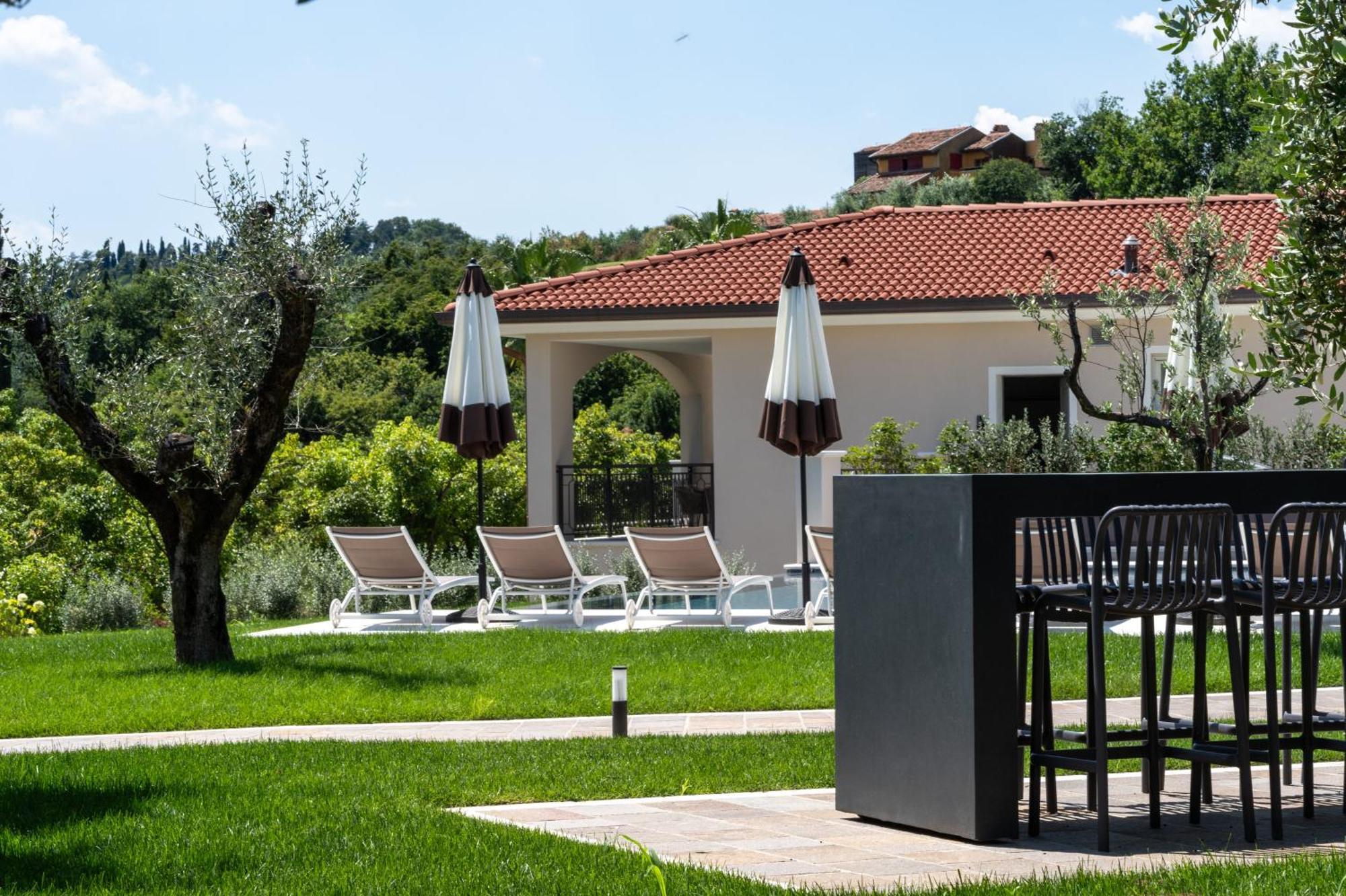 Villa Silvia Apartments San Felice del Benaco Exterior photo