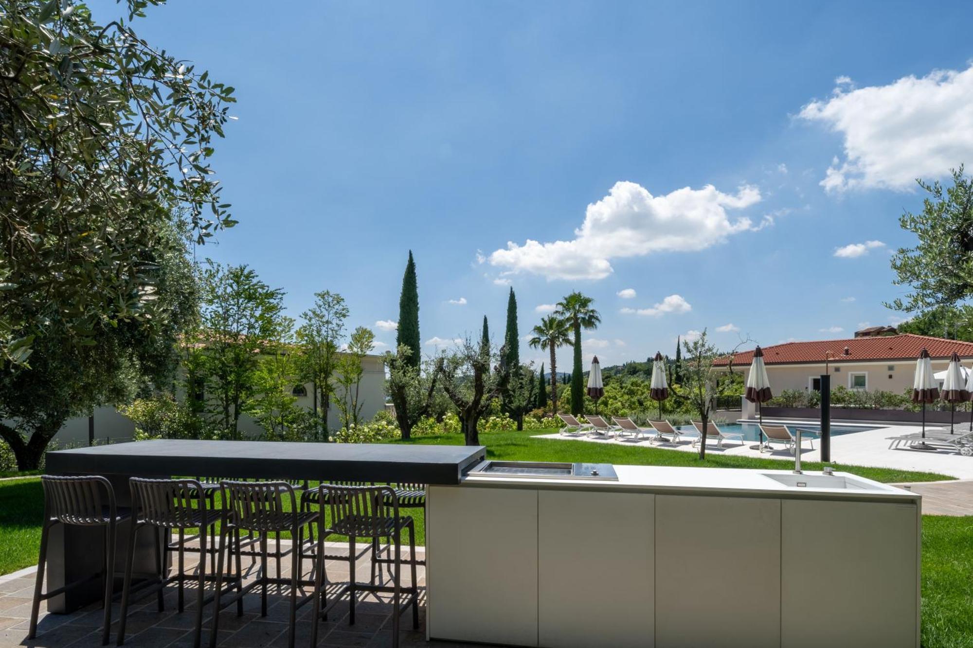 Villa Silvia Apartments San Felice del Benaco Exterior photo