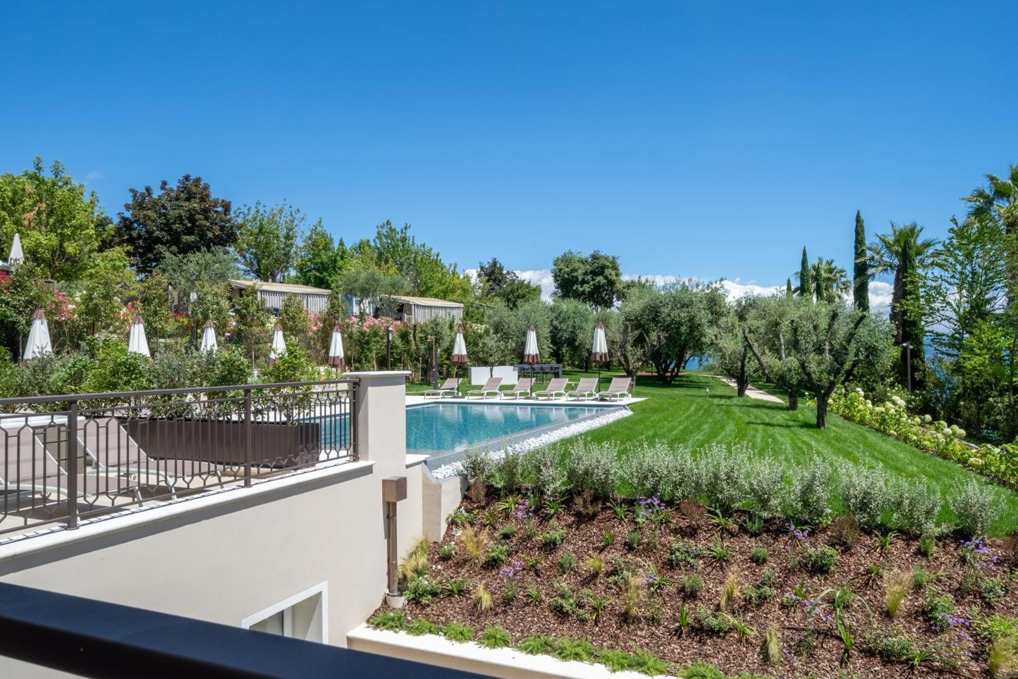 Villa Silvia Apartments San Felice del Benaco Exterior photo